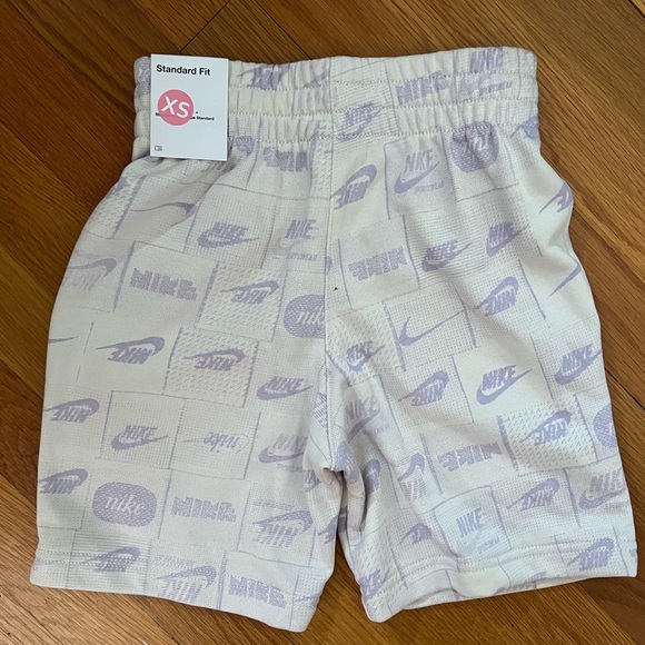 Nike Kids White and Lavender Patterned Shorts Size XS - Picture 2 of 2